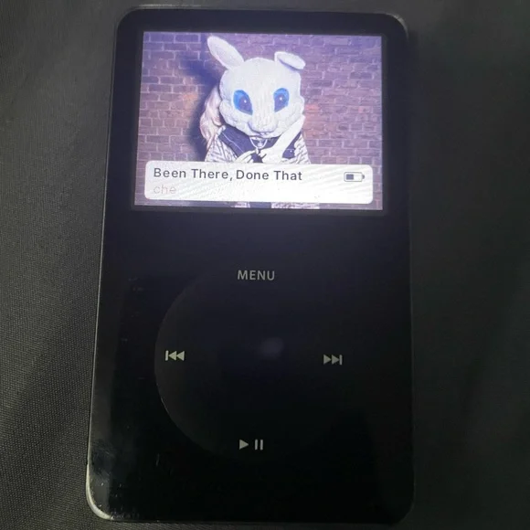 iPod Video/Classic 5th Gen w/ new OS !BATTERY WENT IN TODAY! NEEDS REPLACEMENT - Picture 3 of 3